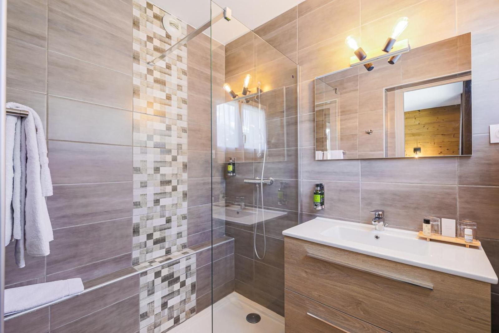 Hotel Et Spa Les Clarines Corrençon-en-Vercors エクステリア 写真